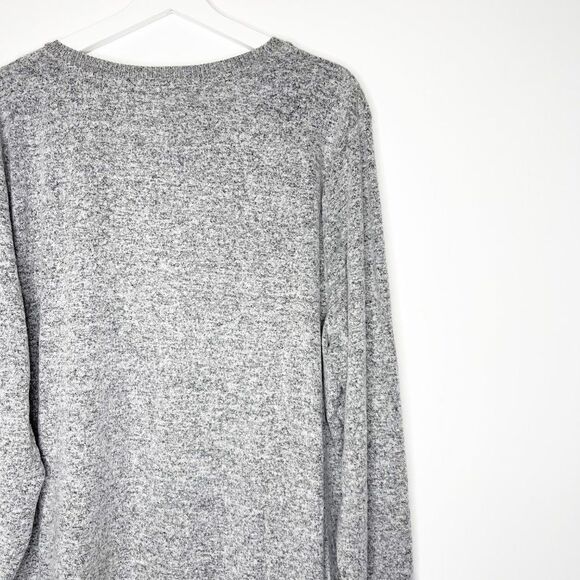 LUCKY BRAND Gray V-Neck Soft Sweater  - Picture 8 of 9